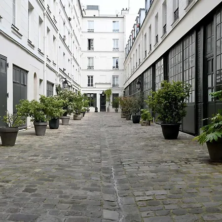 Small Studio Next To Invalides