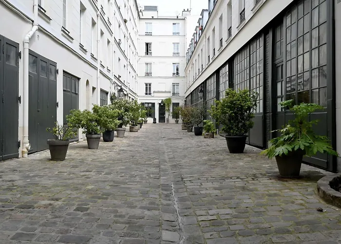 Small Studio Next To Invalides