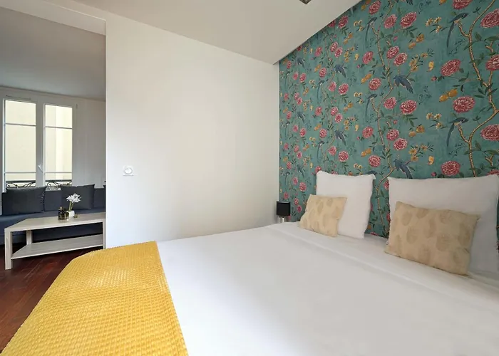 Small Studio Next To Invalides *