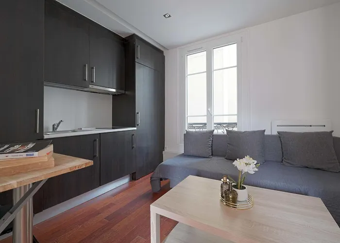 Small Studio Next To Invalides * パリ