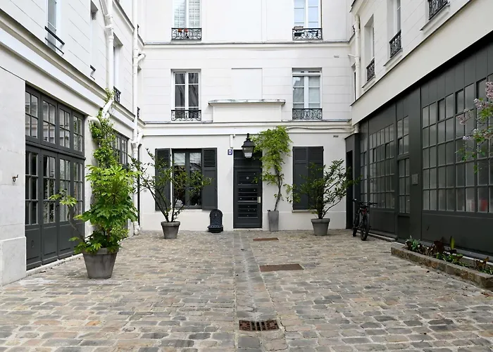Small Studio Next To Invalides * パリ